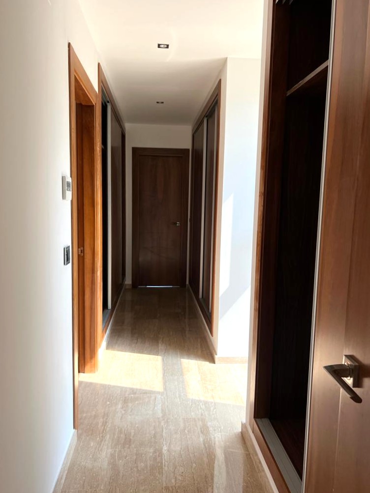Oferta ! Magnifica Villa con vistas panorámicas al mar y  la montaña en Benidorm  .