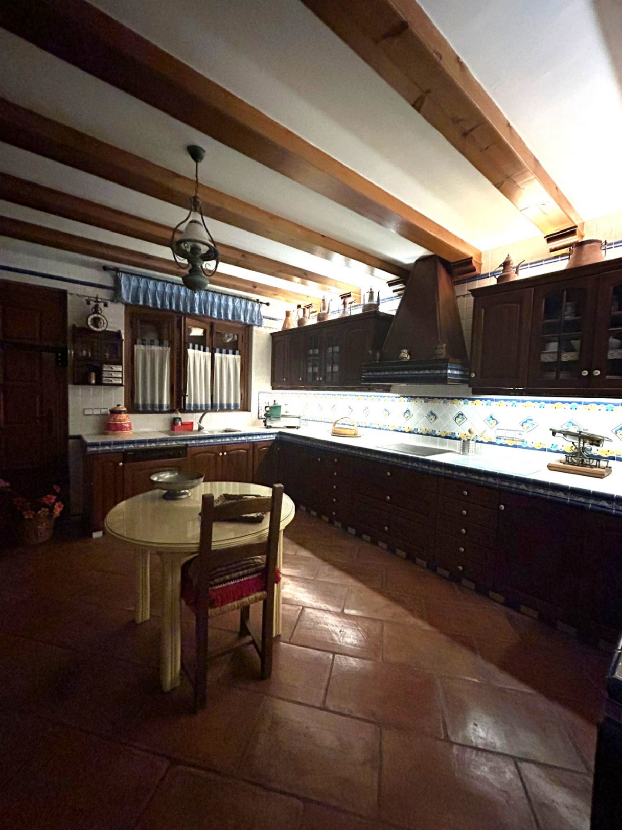 Fabulosa Villa con 8 Dormitorios a 20 Minutos de la Playa