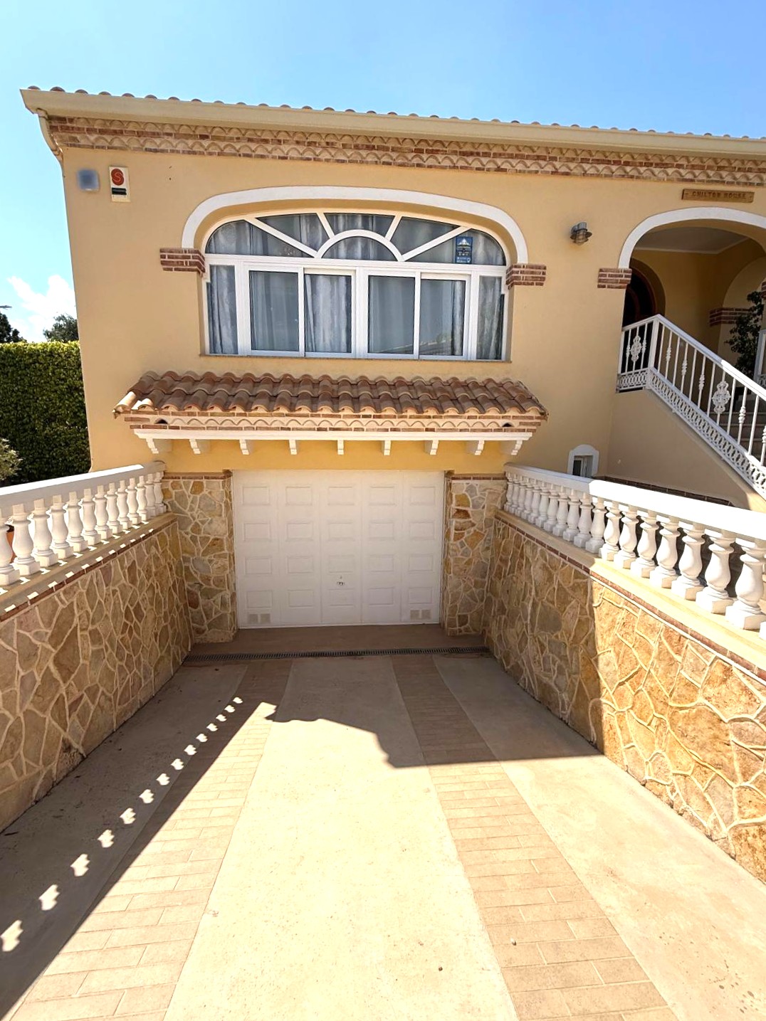 CHALET INDEPENDIENTE EN BELLO HORIZONTE .