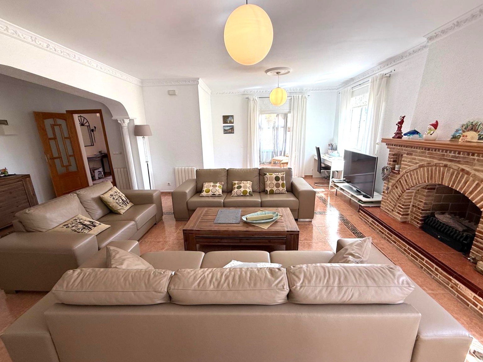 CHALET INDEPENDIENTE EN BELLO HORIZONTE .