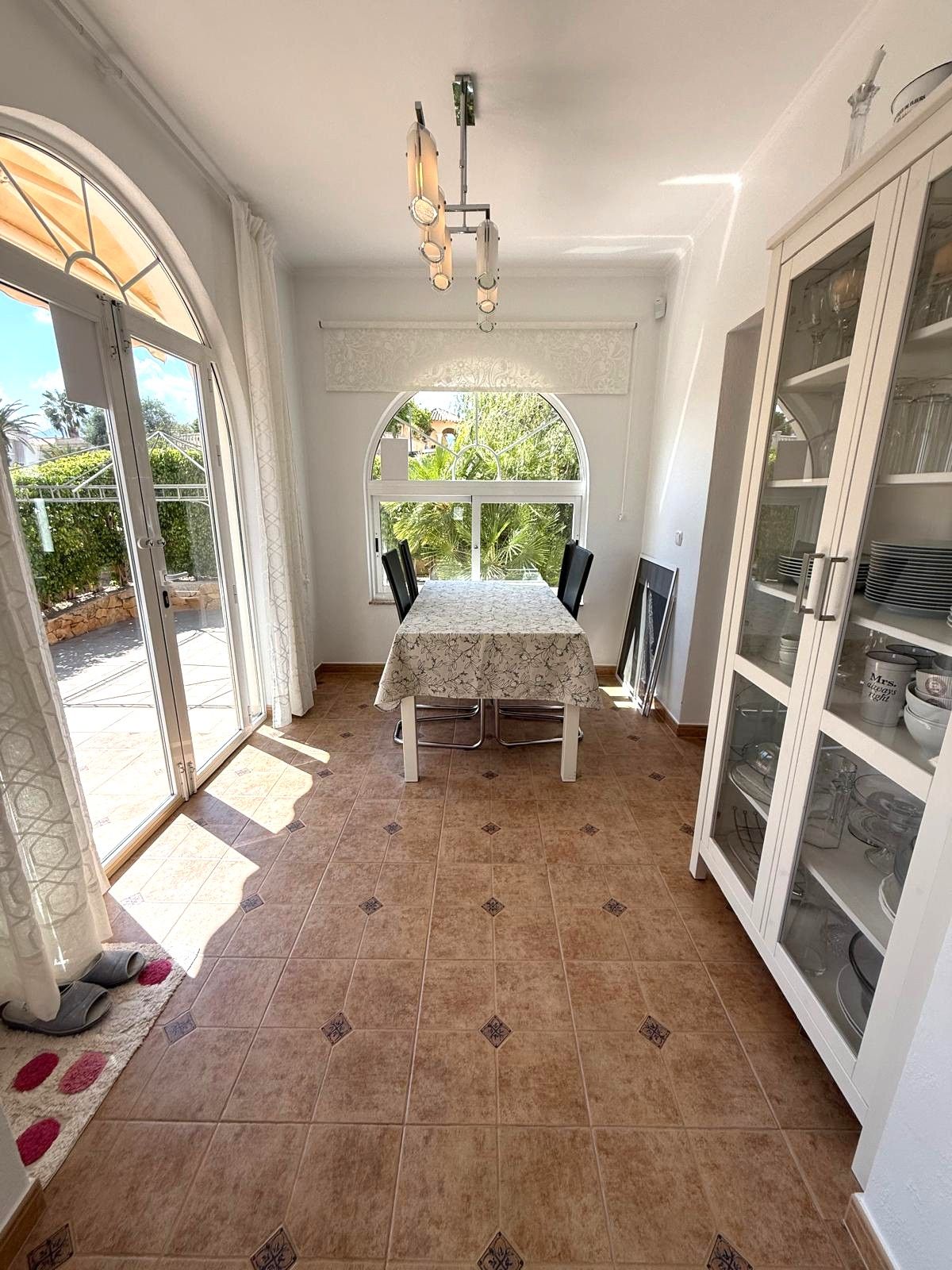 CHALET INDEPENDIENTE EN BELLO HORIZONTE .