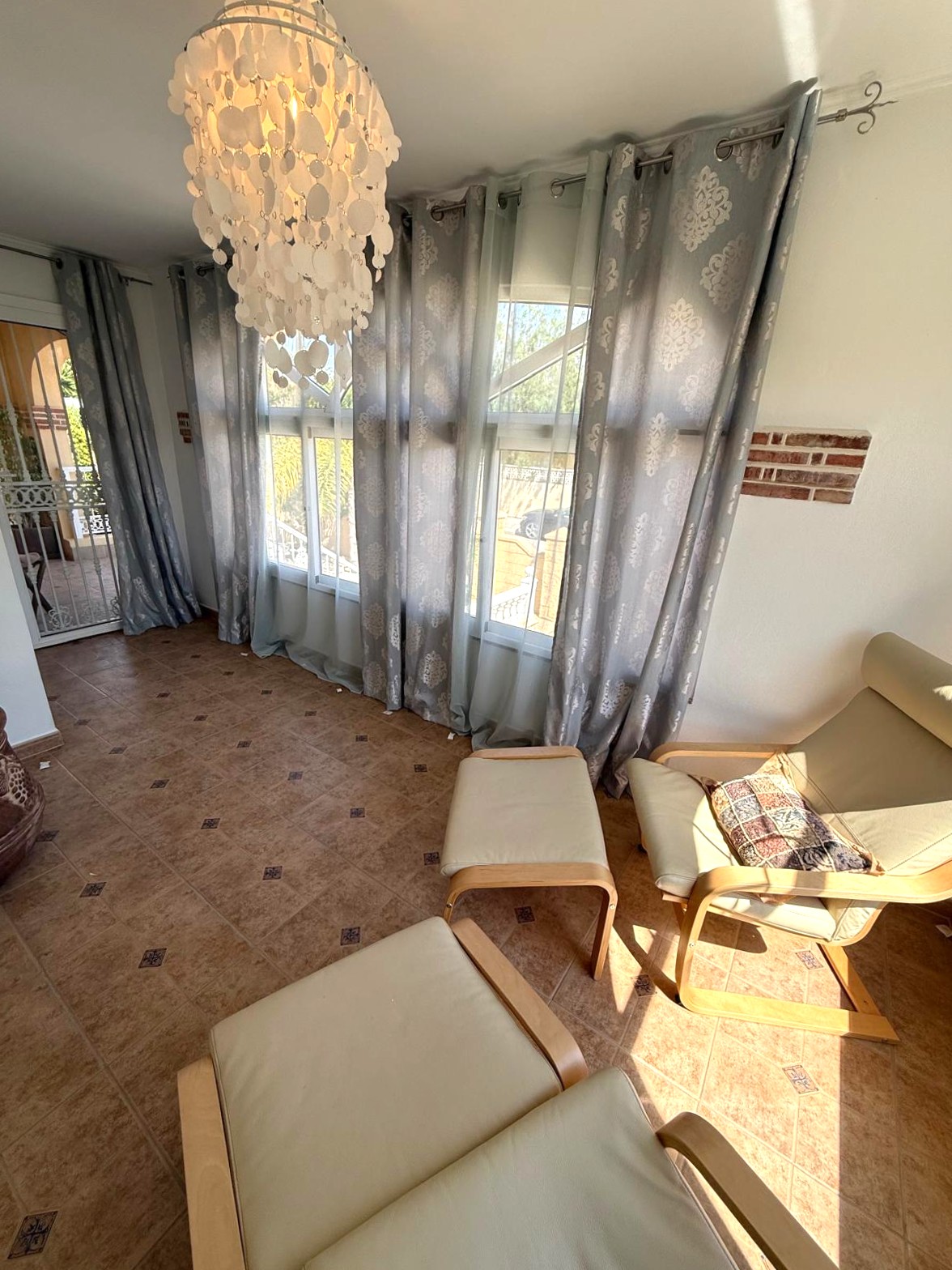 CHALET INDEPENDIENTE EN BELLO HORIZONTE .