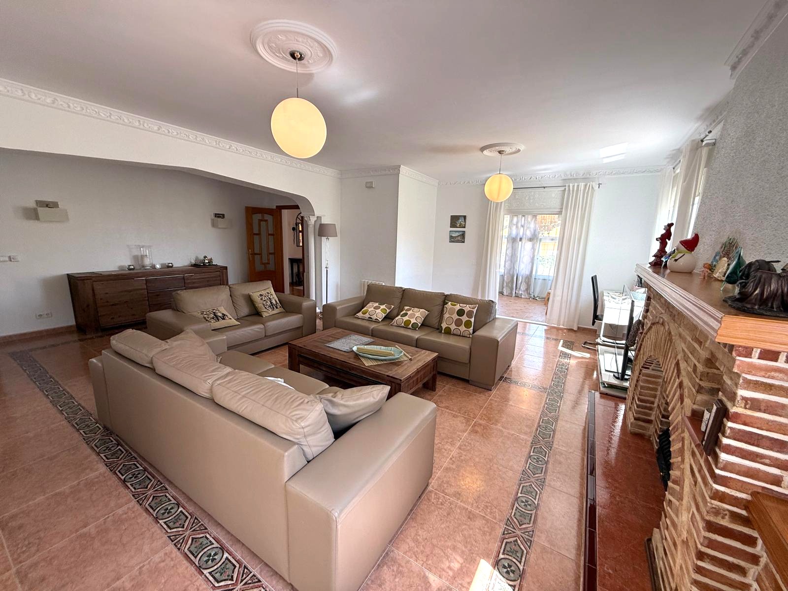CHALET INDEPENDIENTE EN BELLO HORIZONTE .