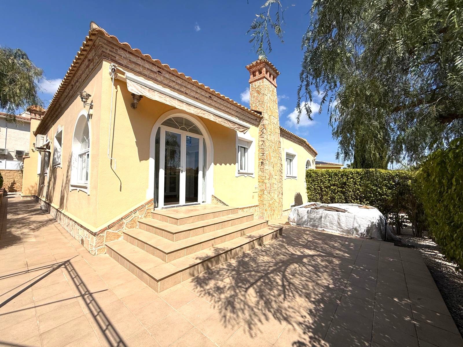 CHALET INDEPENDIENTE EN BELLO HORIZONTE .
