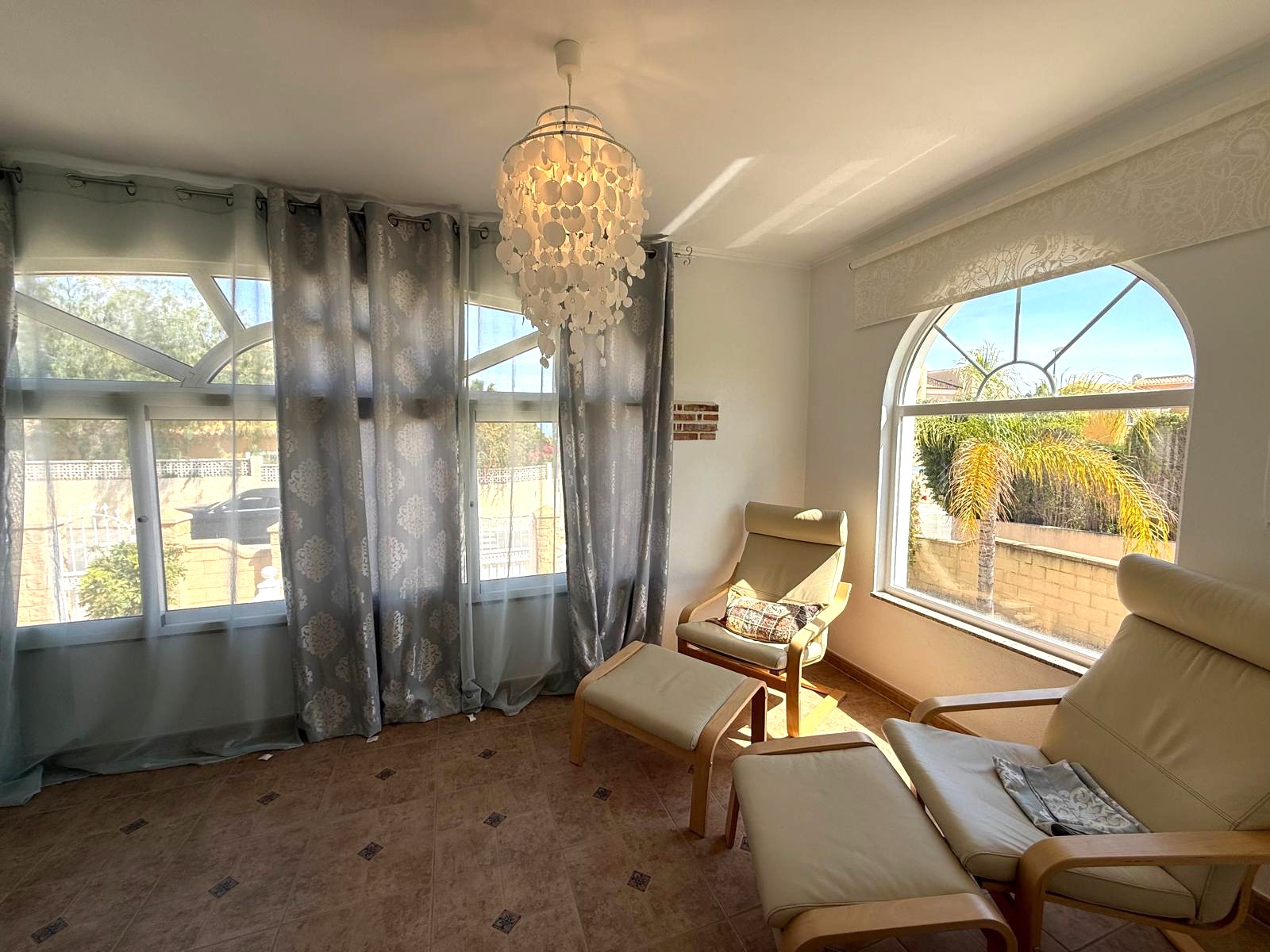 CHALET INDEPENDIENTE EN BELLO HORIZONTE .