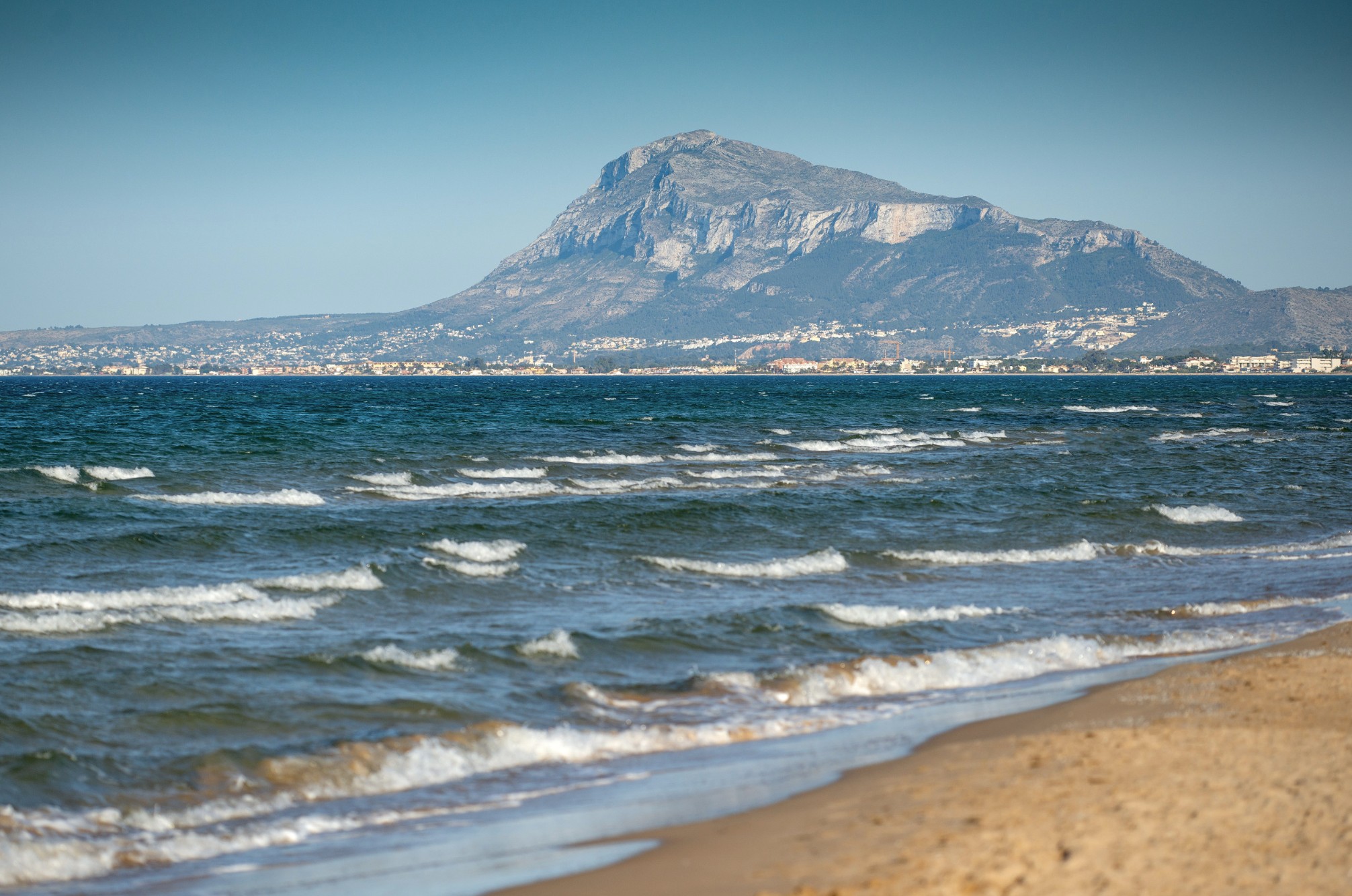 Exclusive property in Oliva Nova – Beach, golf, and quality of life.