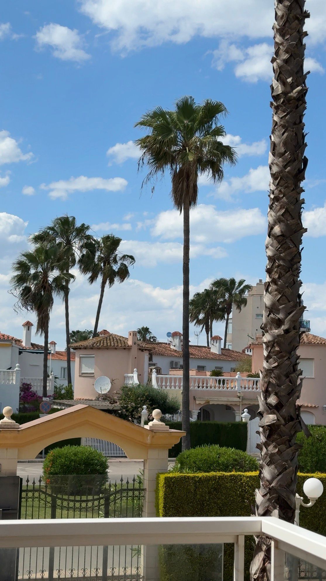 Exclusive property in Oliva Nova – Beach, golf, and quality of life.