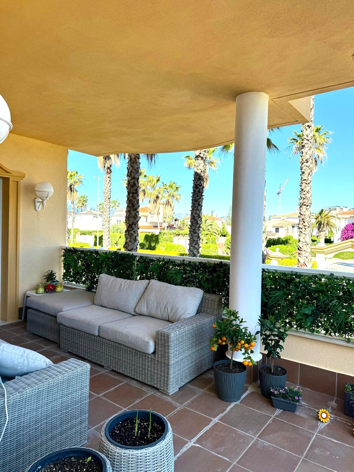 OLIVA0526 - Exclusiva vivienda en Oliva Nova – Playa, golf y calidad de vida .