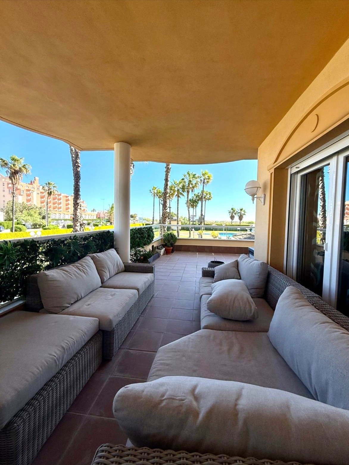 Exclusive property in Oliva Nova – Beach, golf, and quality of life.
