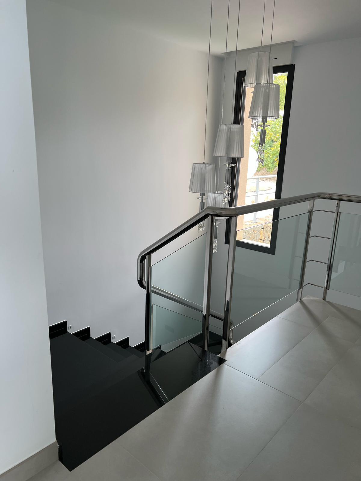 Altea Hills: Spektakuläre Villa mit 5 Schlafzimmern, autorentwurf und traumhaften Aussichten.