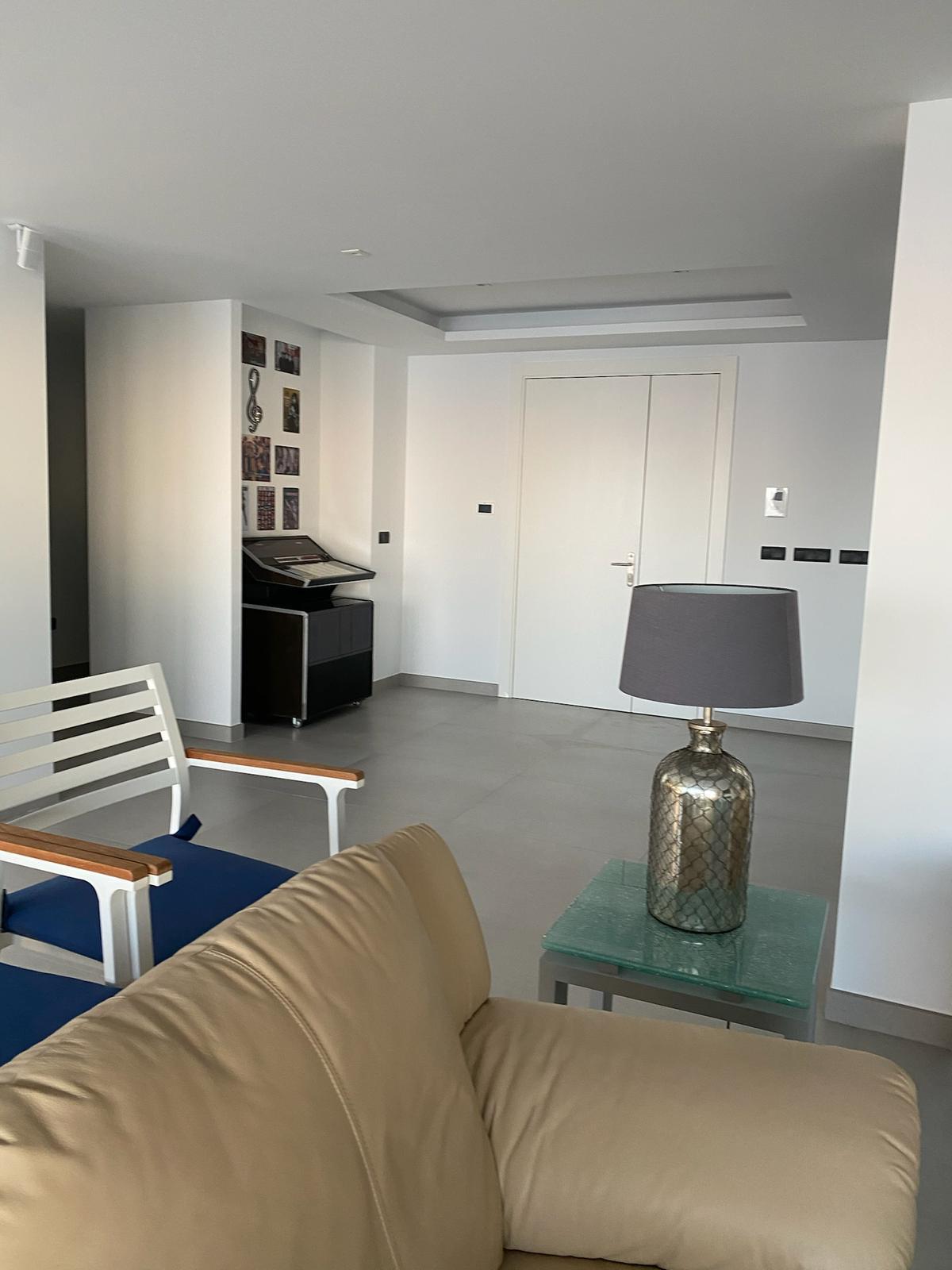 Altea Hills: Spektakuläre Villa mit 5 Schlafzimmern, autorentwurf und traumhaften Aussichten.