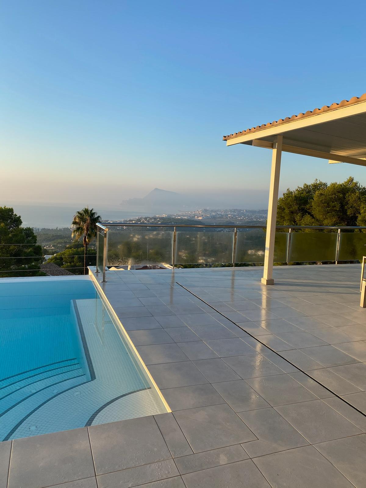 Altea Hills: Spektakuläre Villa mit 5 Schlafzimmern, autorentwurf und traumhaften Aussichten.