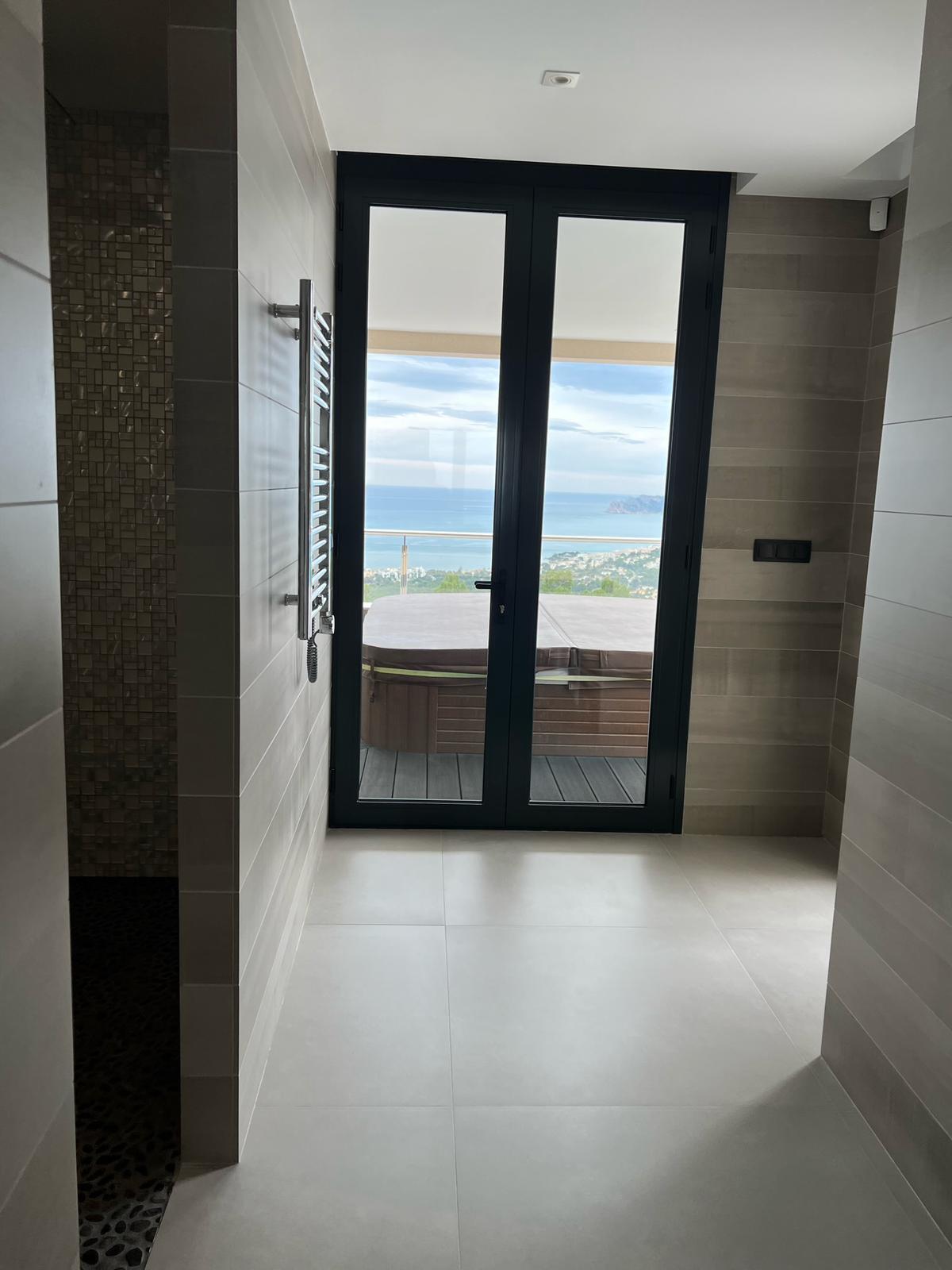 Altea Hills: Spektakuläre Villa mit 5 Schlafzimmern, autorentwurf und traumhaften Aussichten.