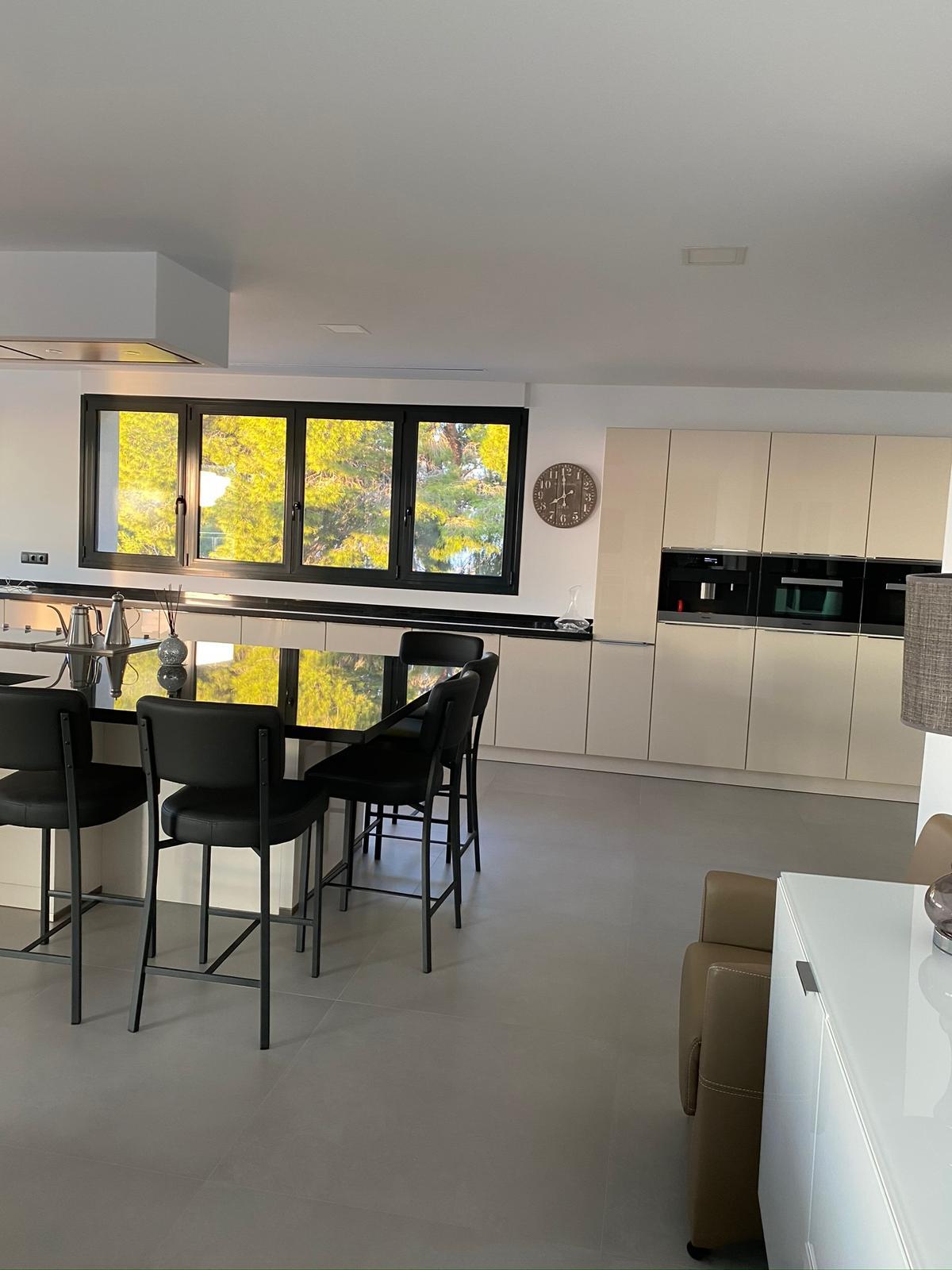 Altea Hills: Spektakuläre Villa mit 5 Schlafzimmern, autorentwurf und traumhaften Aussichten.