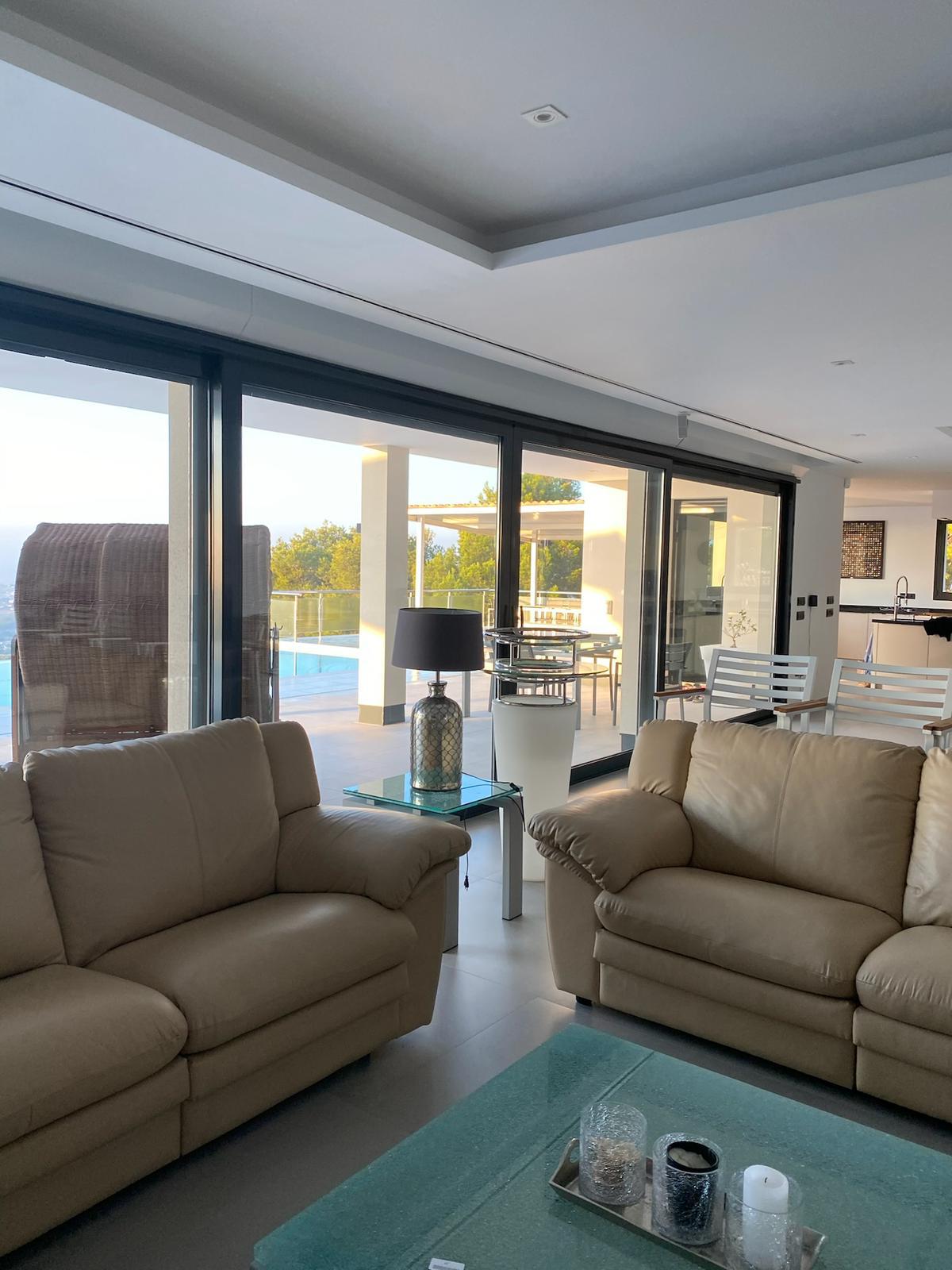 Altea Hills: Spektakuläre Villa mit 5 Schlafzimmern, autorentwurf und traumhaften Aussichten.