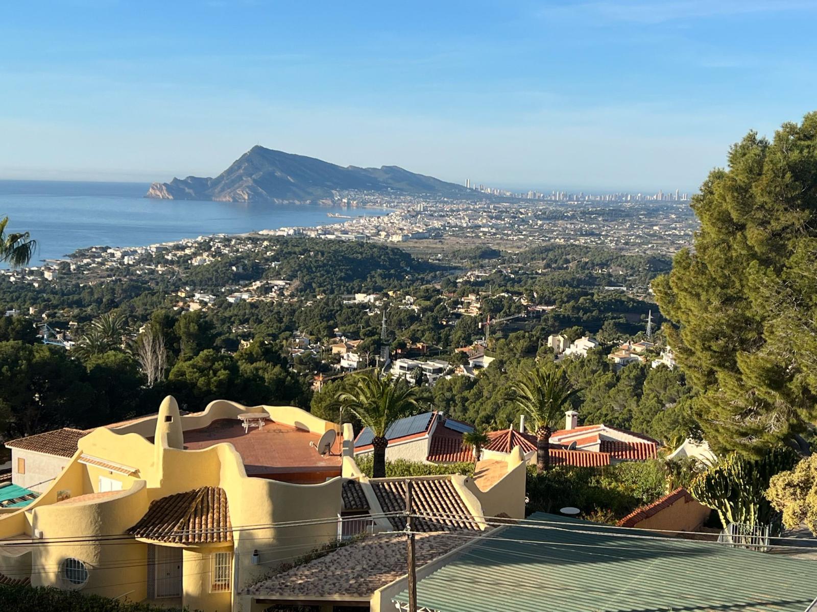 Altea Hills: Spektakuläre Villa mit 5 Schlafzimmern, autorentwurf und traumhaften Aussichten.
