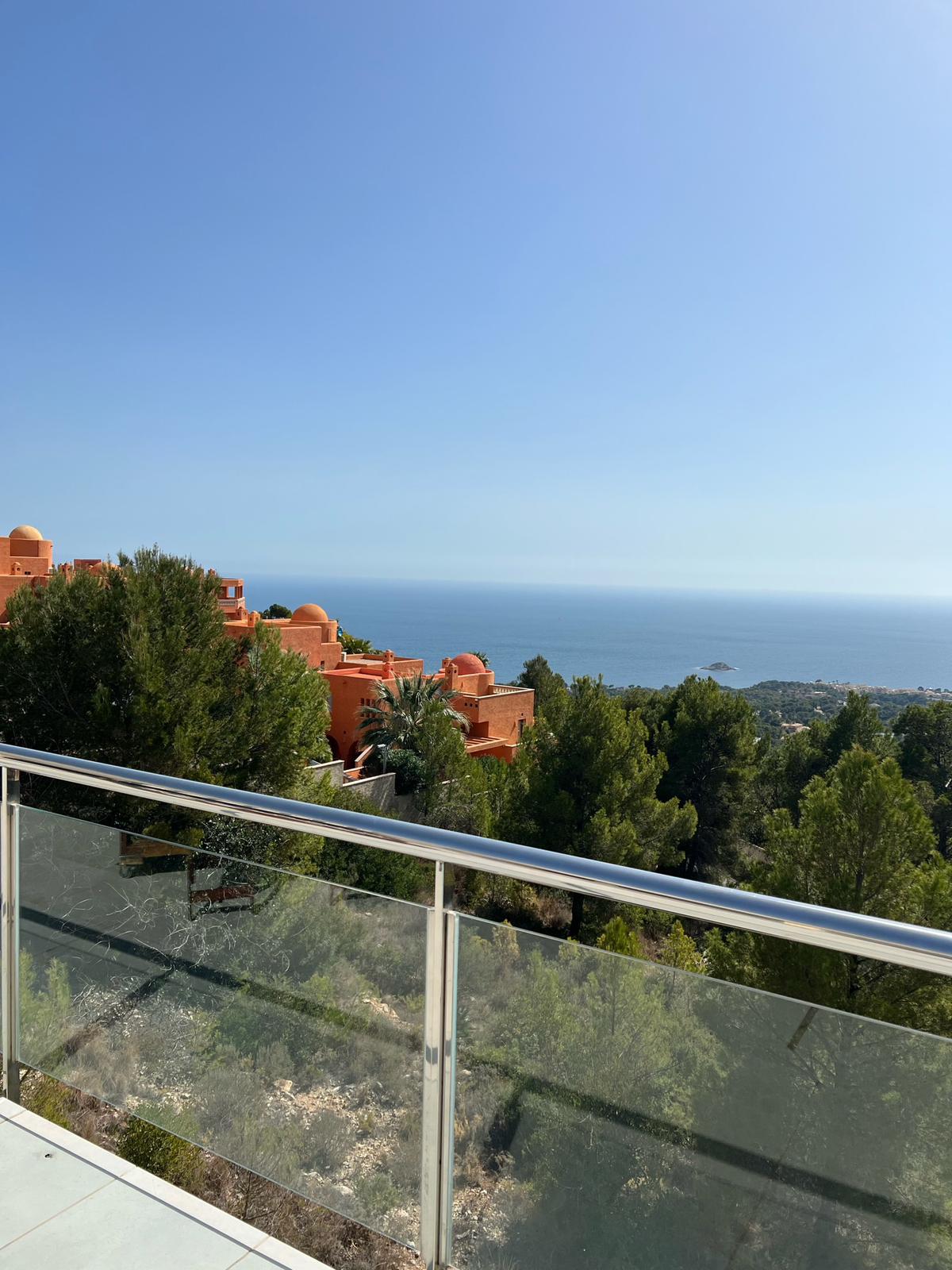 Altea Hills: Spektakuläre Villa mit 5 Schlafzimmern, autorentwurf und traumhaften Aussichten.