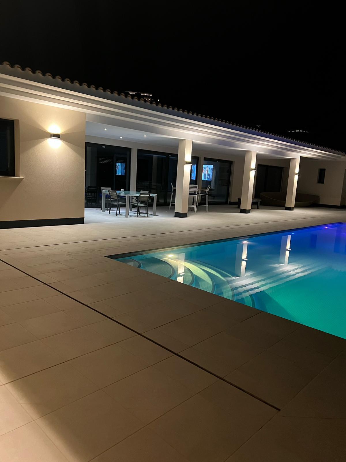 Altea Hills: Spektakuläre Villa mit 5 Schlafzimmern, autorentwurf und traumhaften Aussichten.
