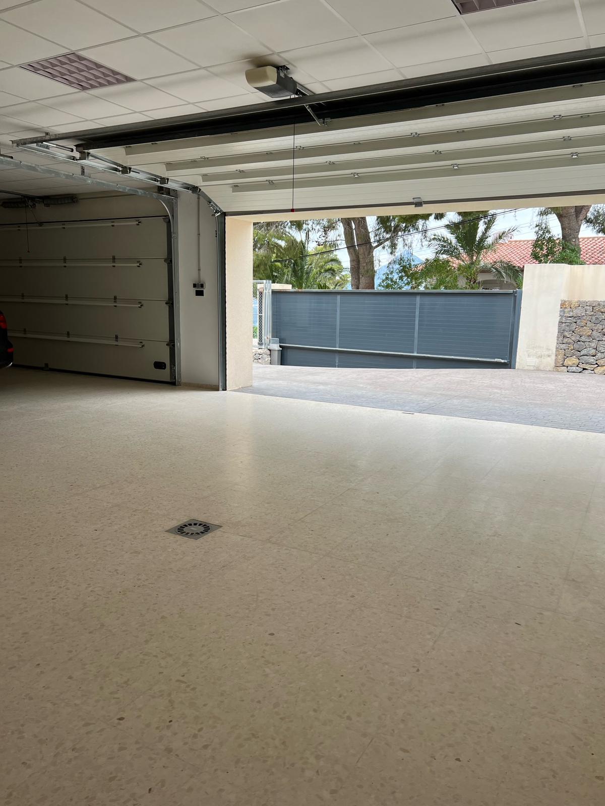 Altea Hills: Spektakuläre Villa mit 5 Schlafzimmern, autorentwurf und traumhaften Aussichten.