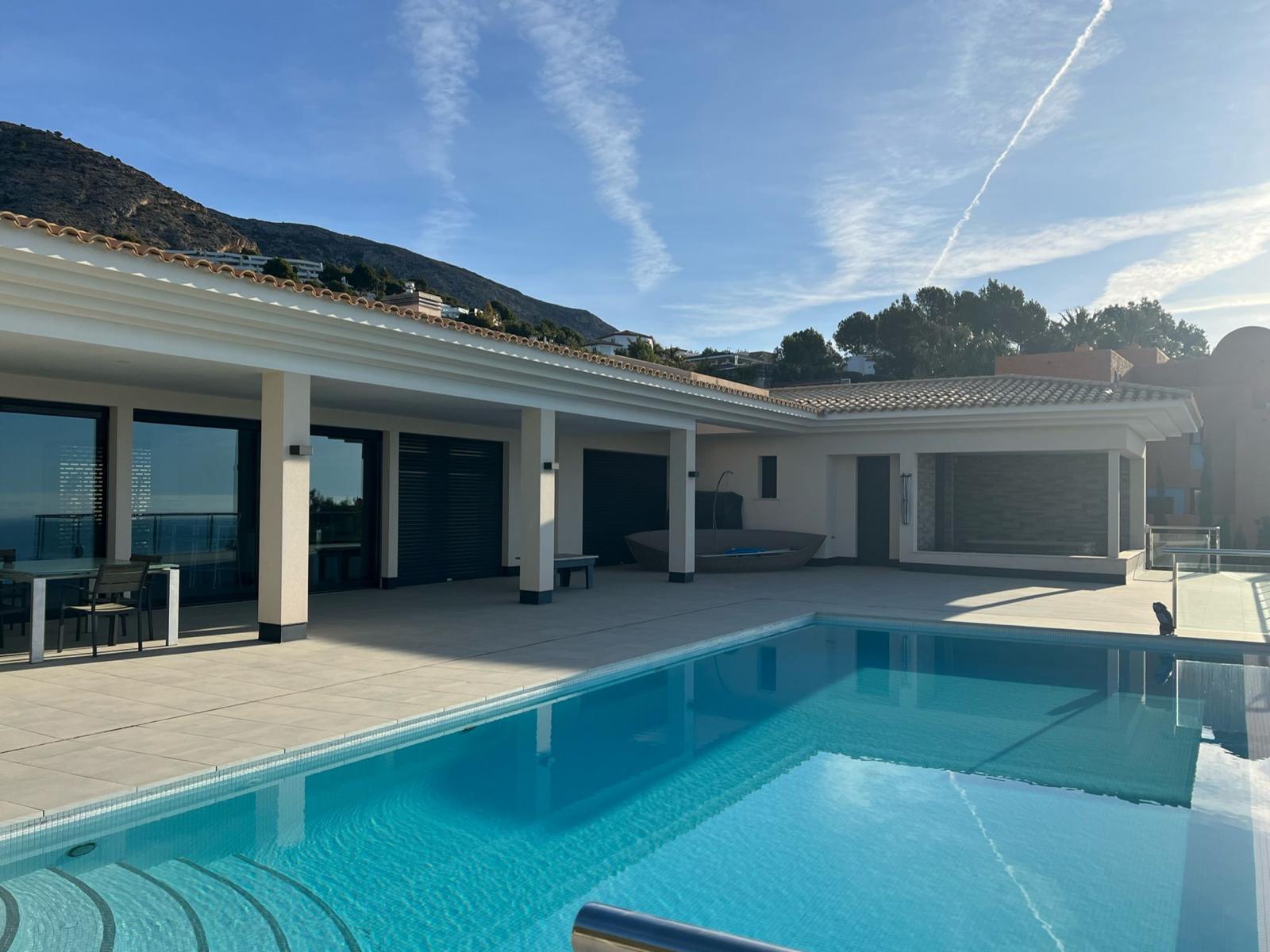Altea Hills: Spektakuläre Villa mit 5 Schlafzimmern, autorentwurf und traumhaften Aussichten.