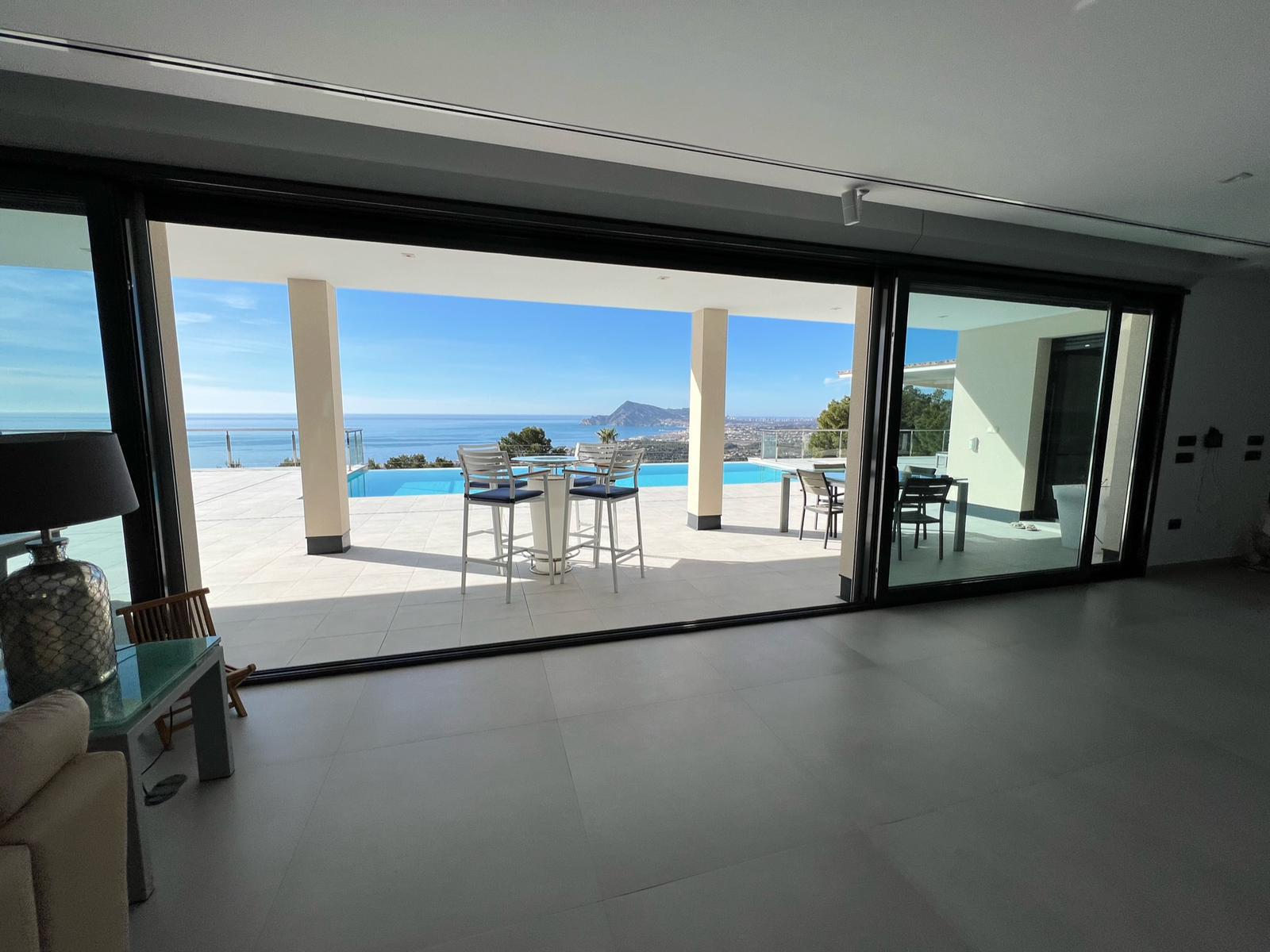 Altea Hills: Spektakuläre Villa mit 5 Schlafzimmern, autorentwurf und traumhaften Aussichten.