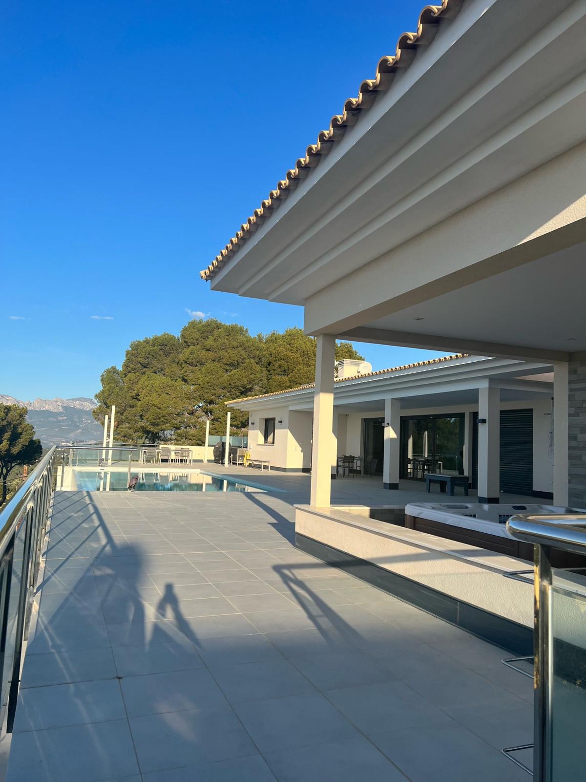 Altea Hills: Spektakuläre Villa mit 5 Schlafzimmern, autorentwurf und traumhaften Aussichten.