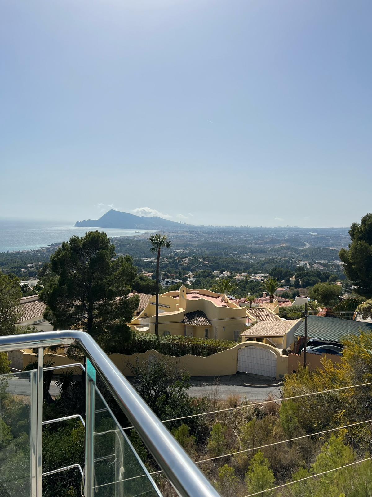 Altea Hills: Spektakuläre Villa mit 5 Schlafzimmern, autorentwurf und traumhaften Aussichten.