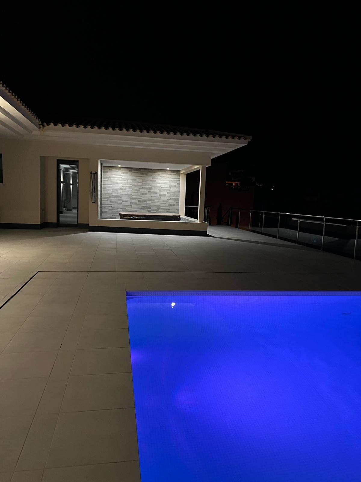 Altea Hills: Spektakuläre Villa mit 5 Schlafzimmern, autorentwurf und traumhaften Aussichten.