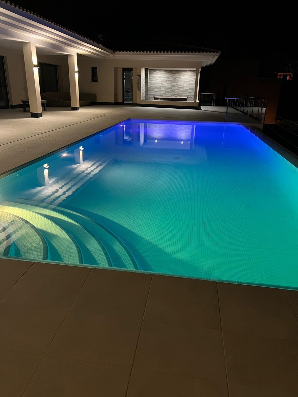 Altea Hills: Spektakuläre Villa mit 5 Schlafzimmern, autorentwurf und traumhaften Aussichten.