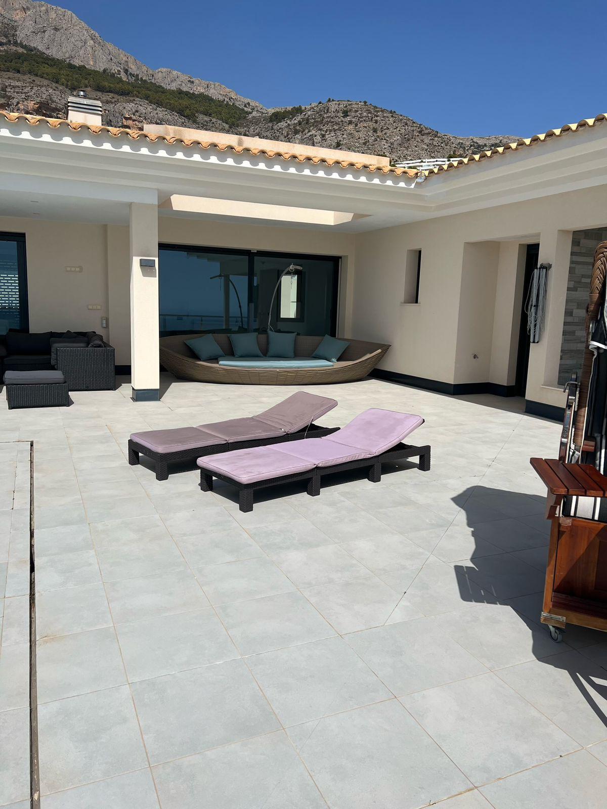 Altea Hills: Spektakuläre Villa mit 5 Schlafzimmern, autorentwurf und traumhaften Aussichten.