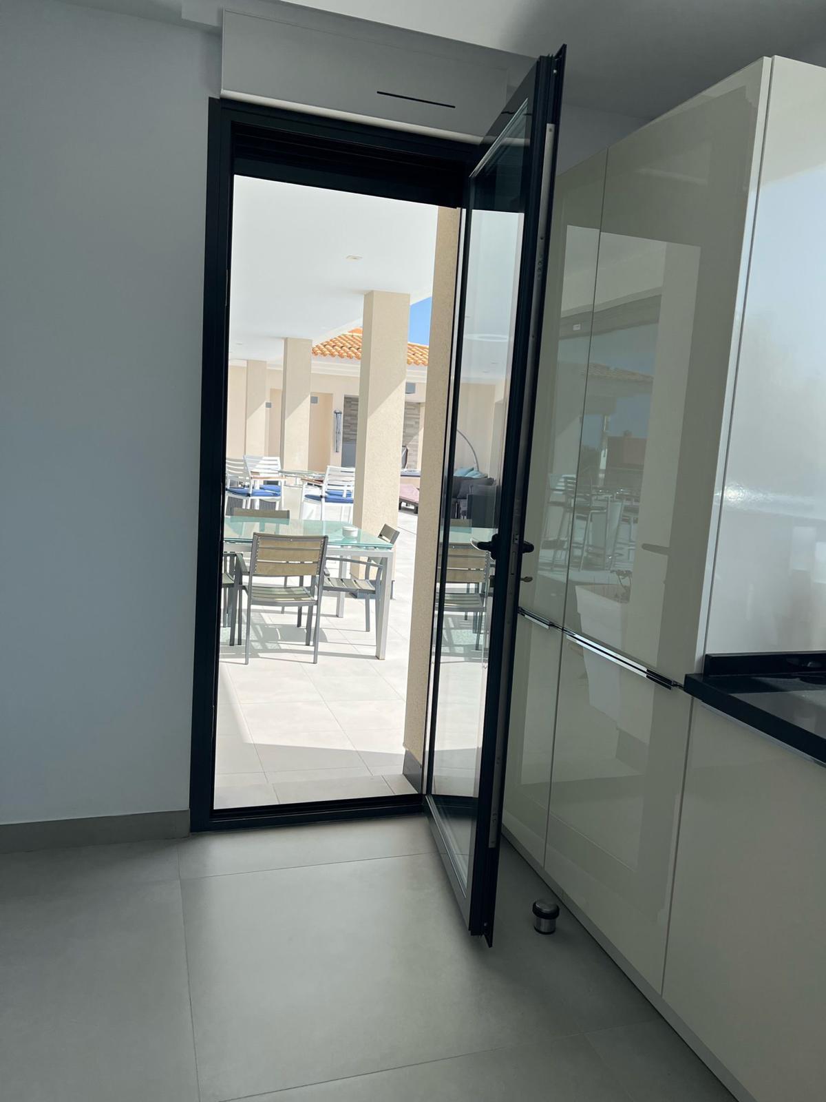 Altea Hills: Spektakuläre Villa mit 5 Schlafzimmern, autorentwurf und traumhaften Aussichten.