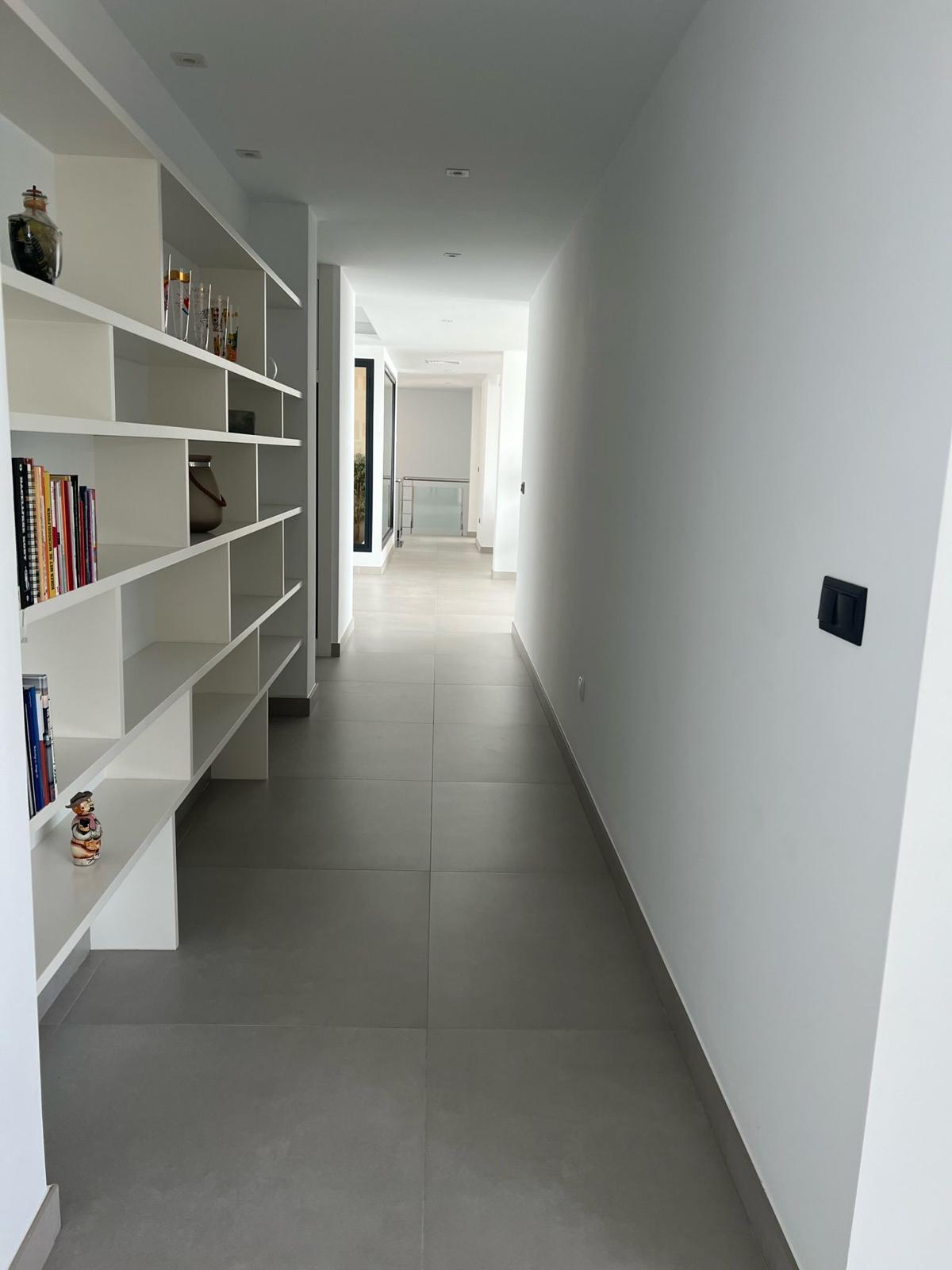 Altea Hills: Spektakuläre Villa mit 5 Schlafzimmern, autorentwurf und traumhaften Aussichten.