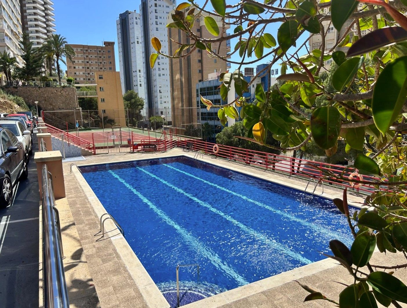 Apartamento con vistas al mar y a solo 150 metros de la playa !