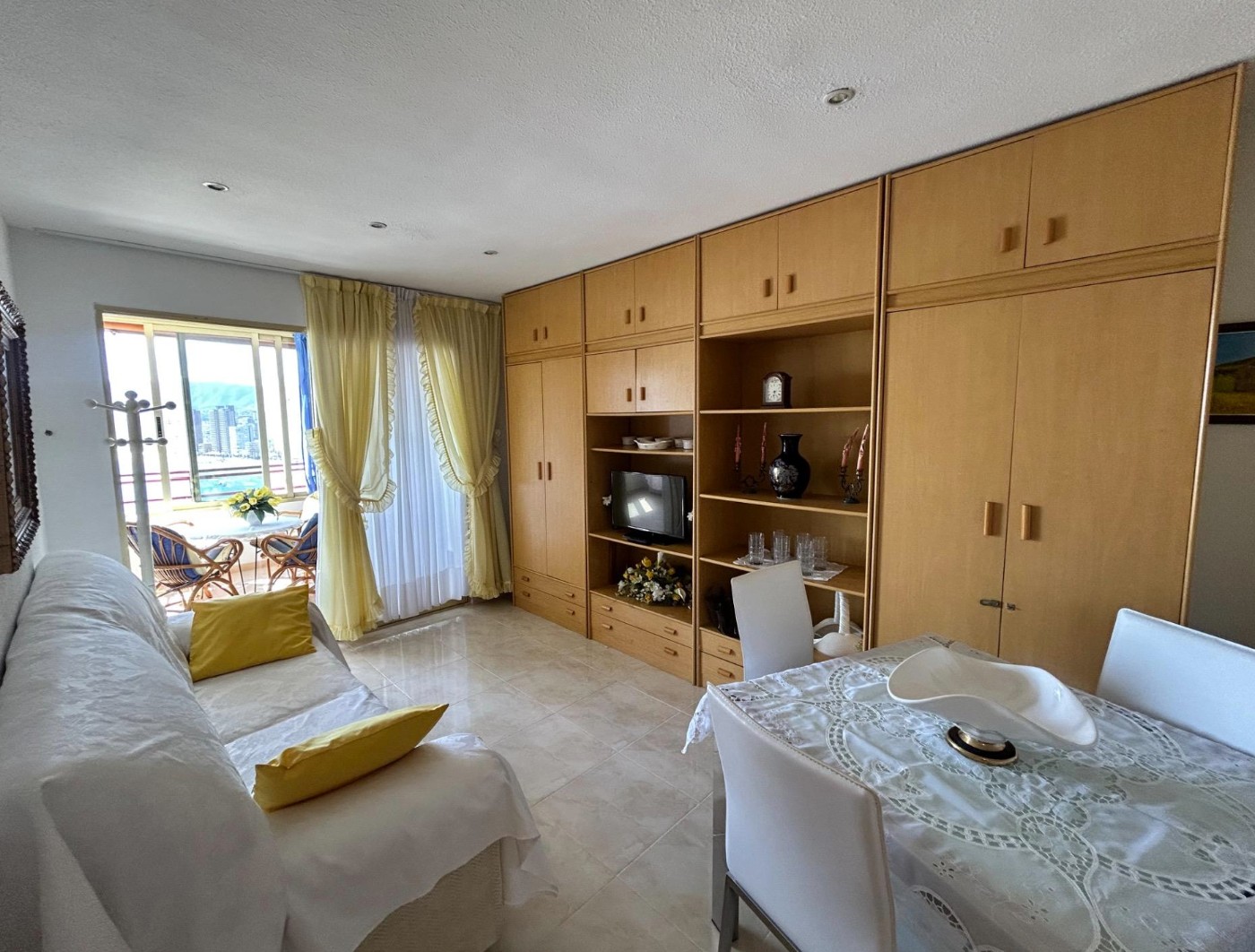 Apartamento con vistas al mar y a solo 150 metros de la playa !