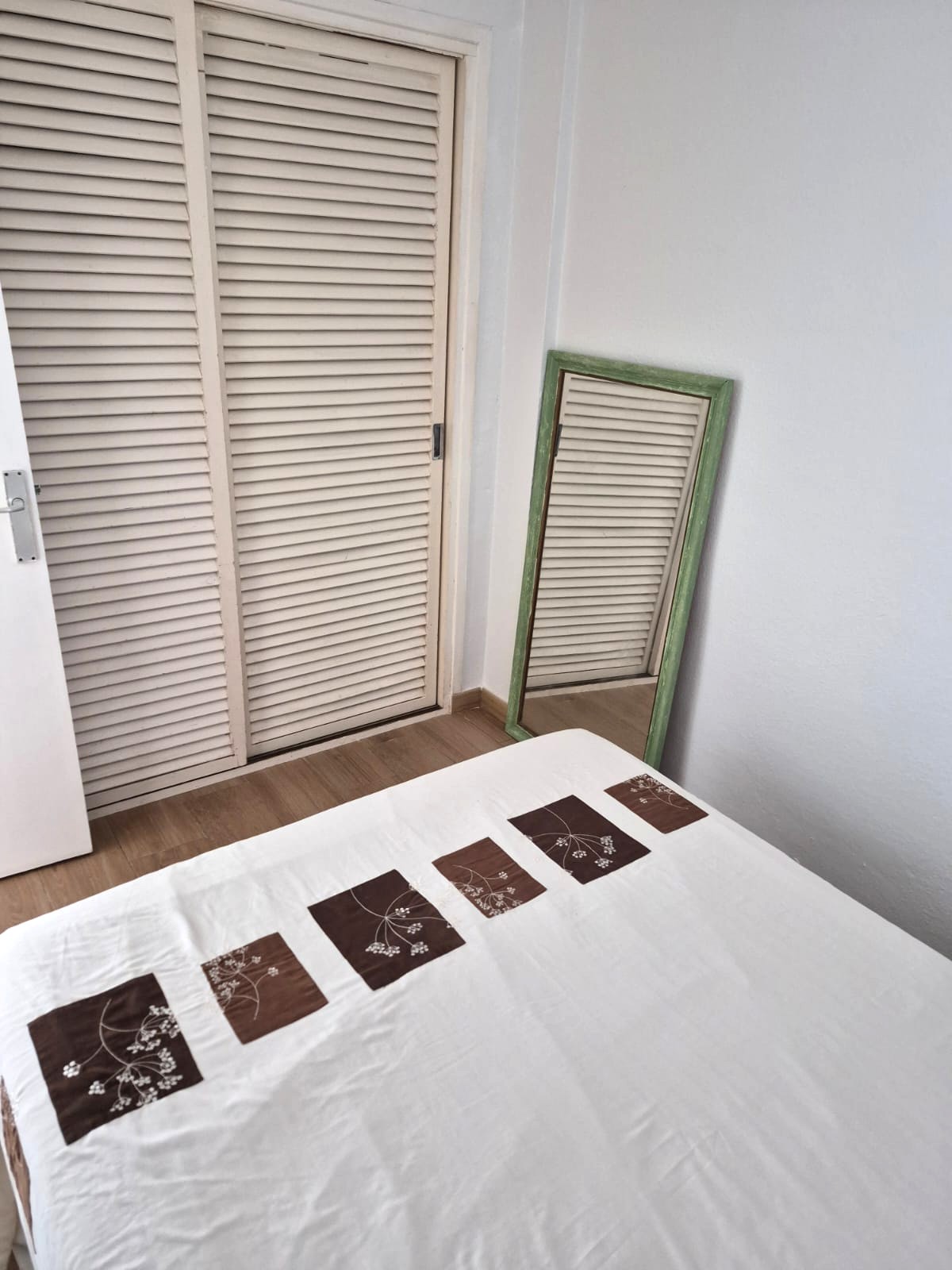 Bonito apartamento cerca de la playa .