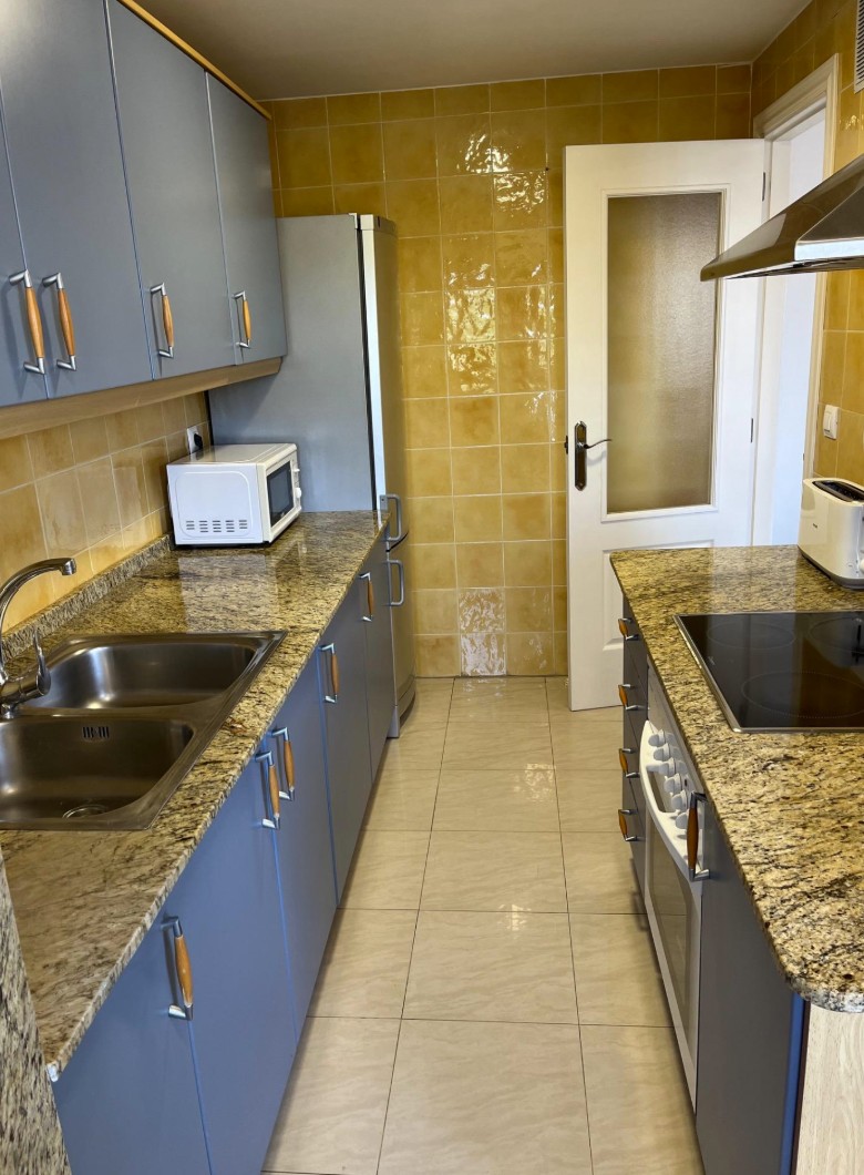 Fantástico apartamento en Denia a 350 m de la playa .