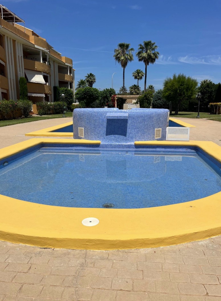 Fantástico apartamento en Denia a 350 m de la playa .