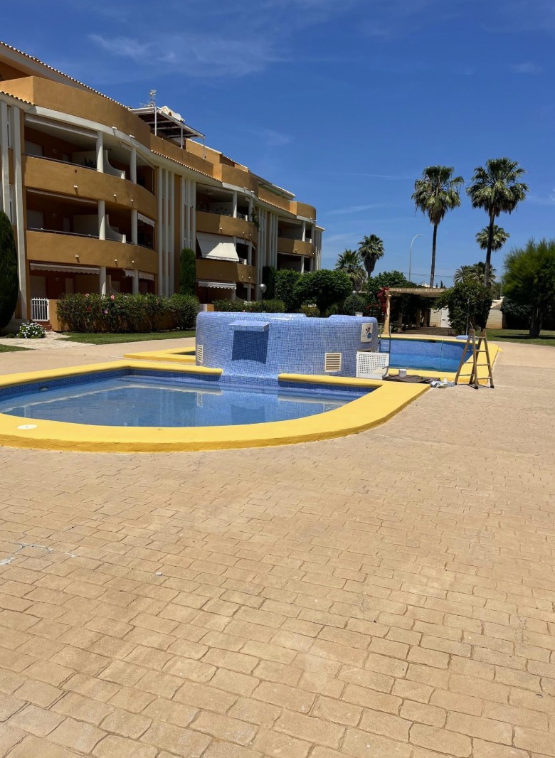 Fantástico apartamento en Denia a 350 m de la playa .