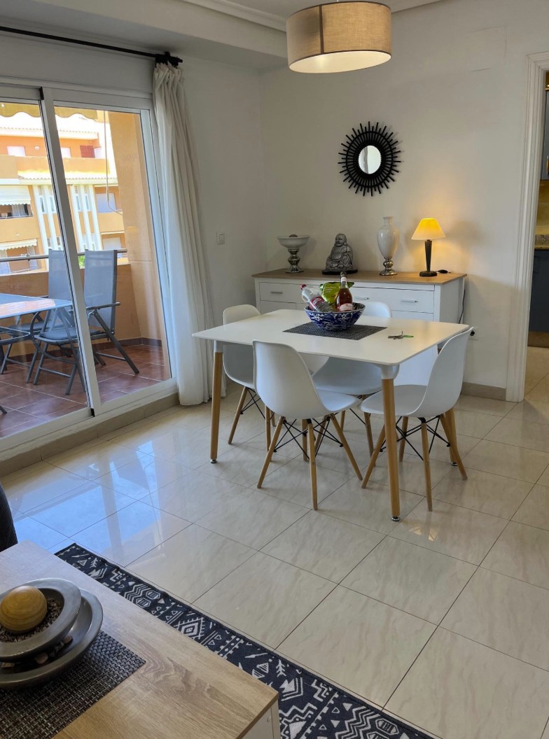 Fantástico apartamento en Denia a 350 m de la playa .