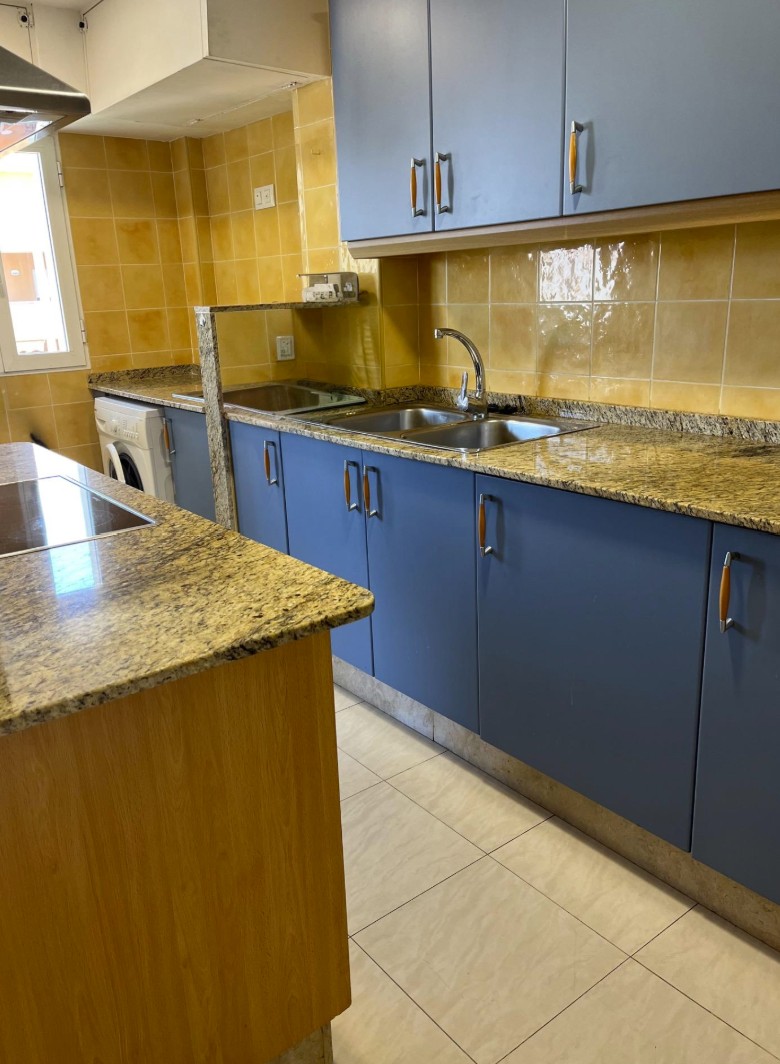 Fantástico apartamento en Denia a 350 m de la playa .