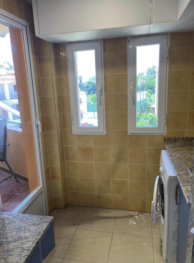 Fantástico apartamento en Denia a 350 m de la playa .