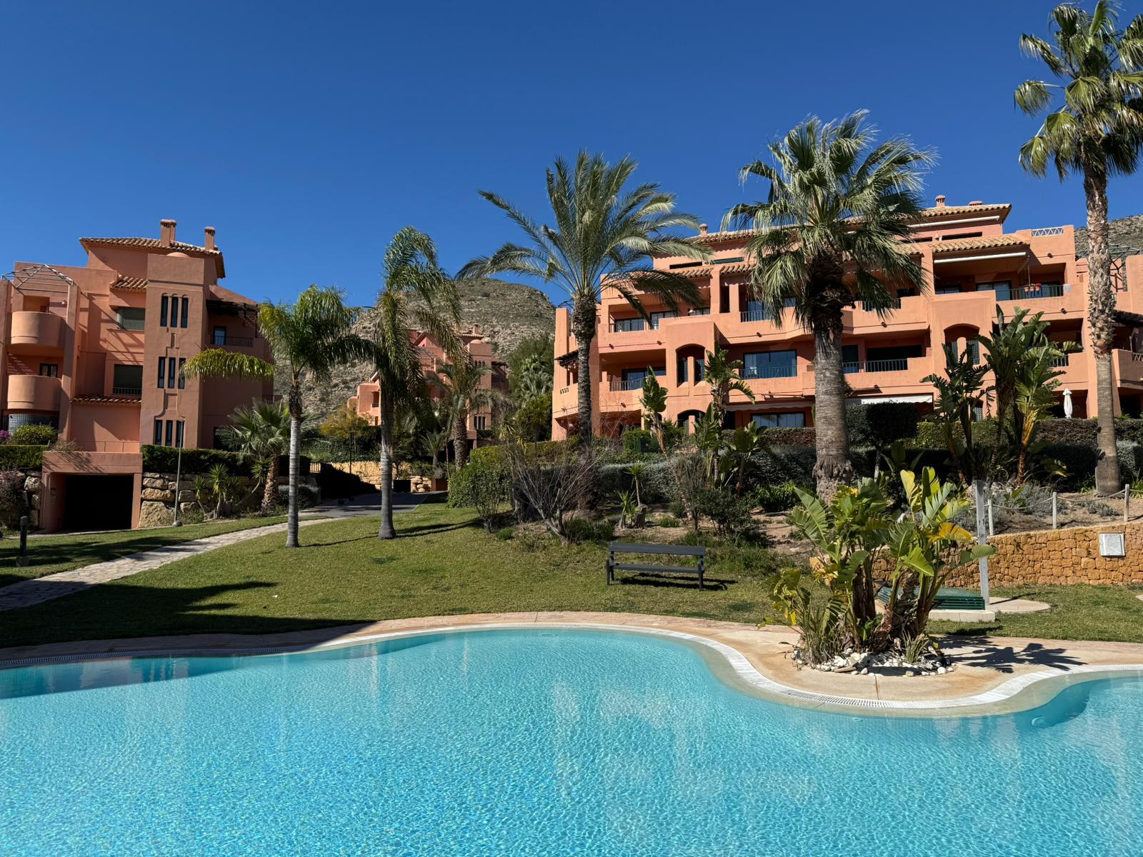 Apartamento con vistas al mar .