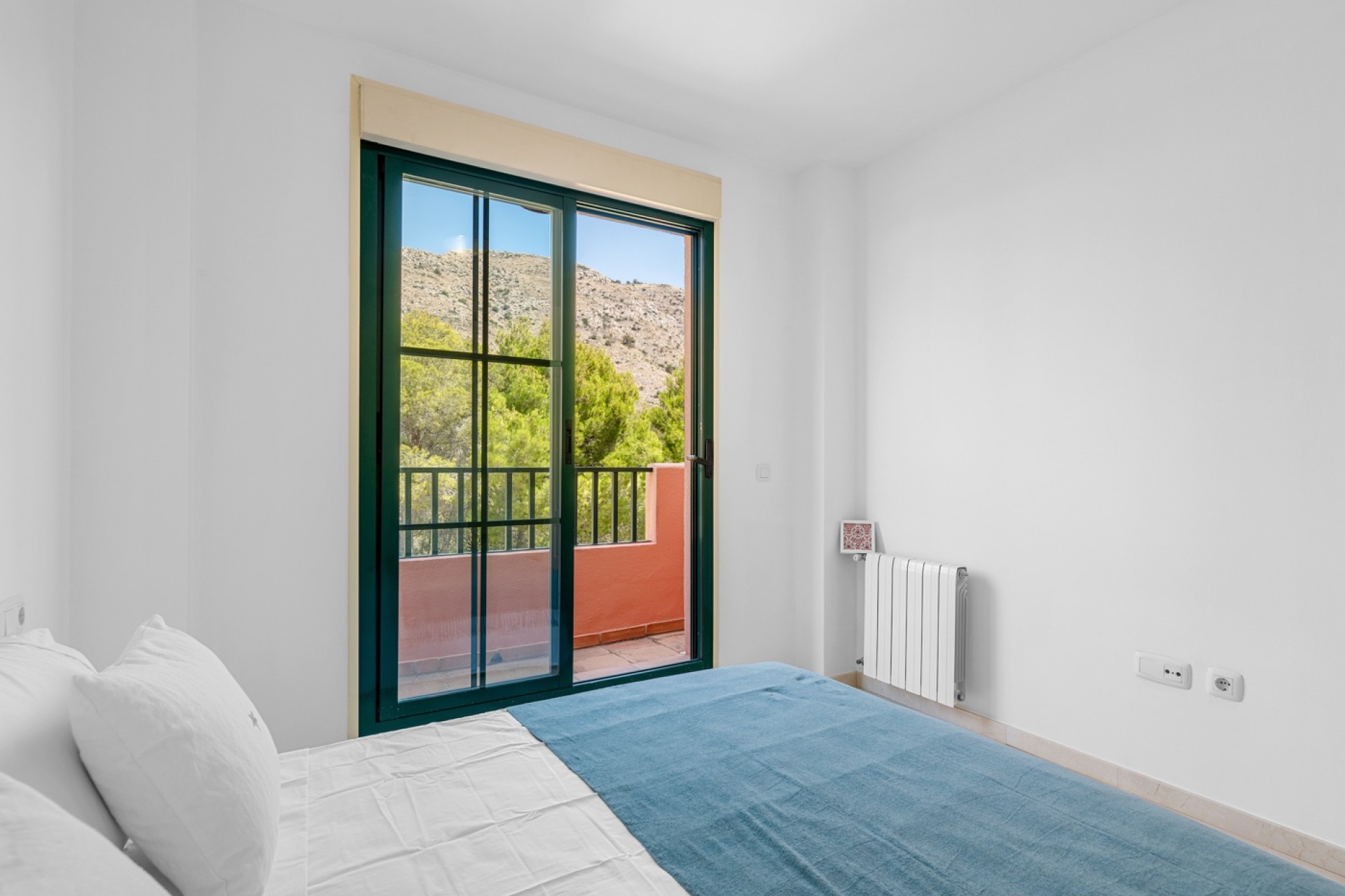 Precioso apartamento con vistas al mar .