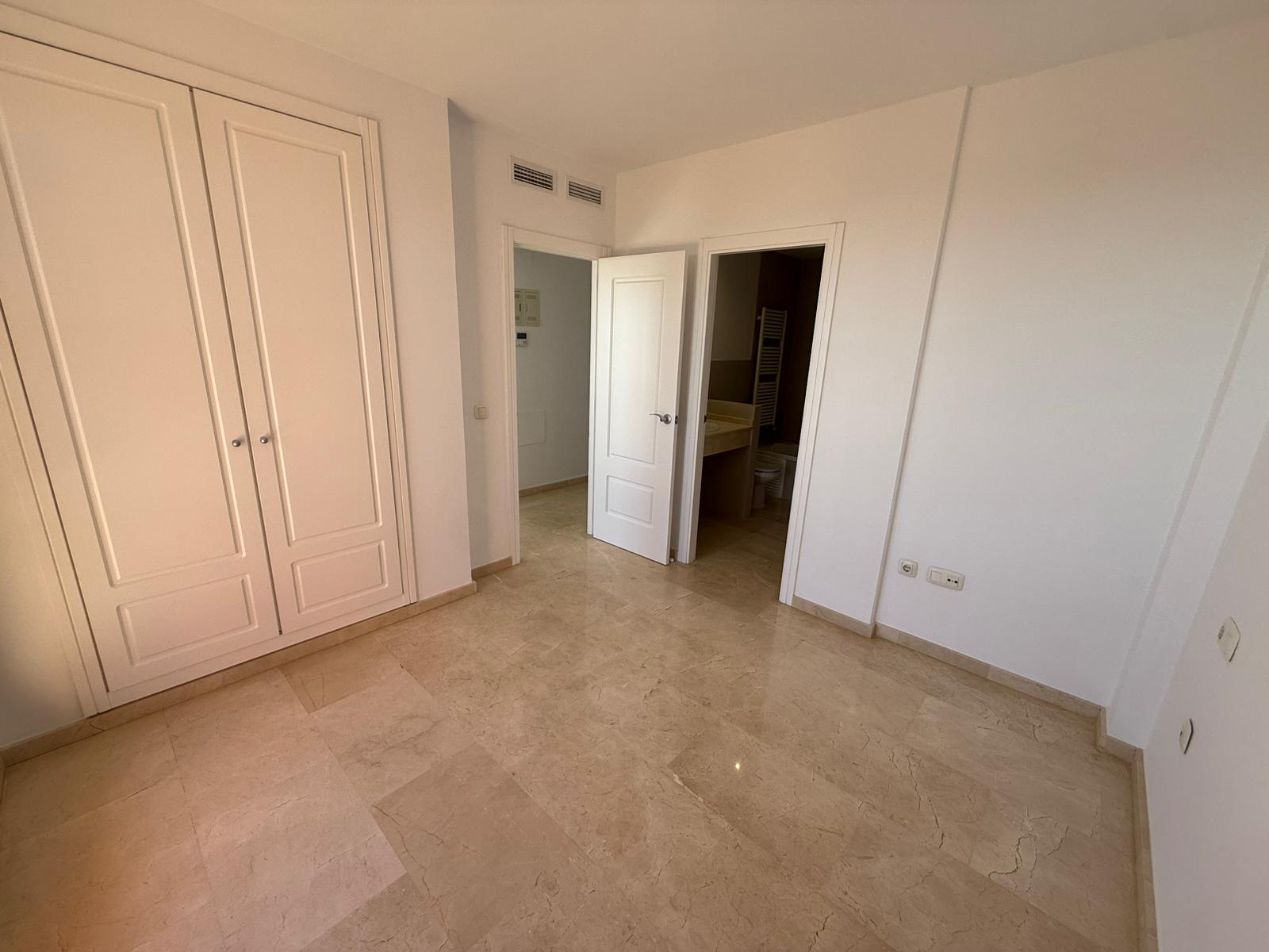 Fantástico apartamento en corazón de Sierra Cortina .
