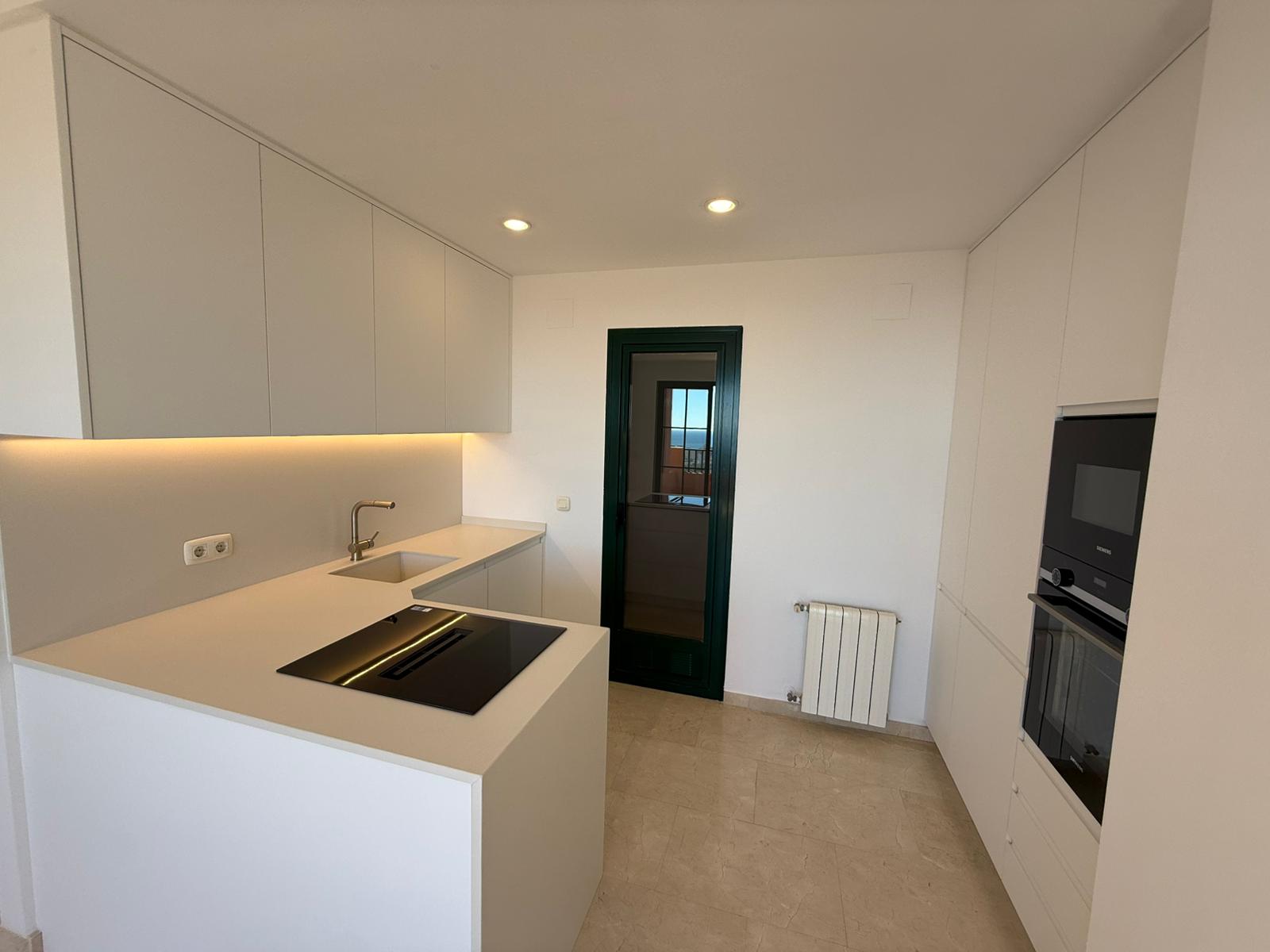 Fantástico apartamento en corazón de Sierra Cortina .