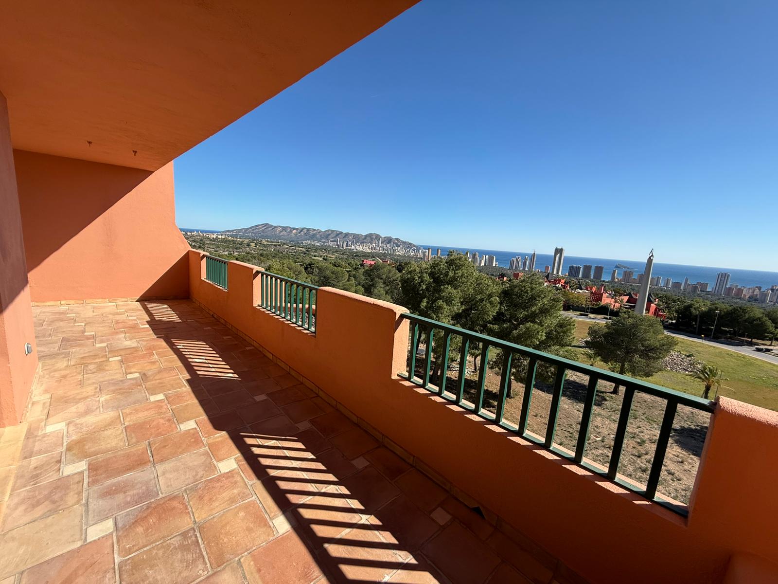 Fantástico apartamento en corazón de Sierra Cortina .