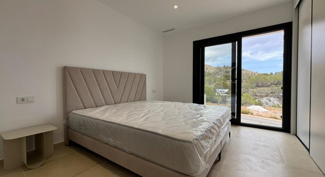 Villa en alquiler a largo plazo en Finestrat, Alicante - 3 dormitorios