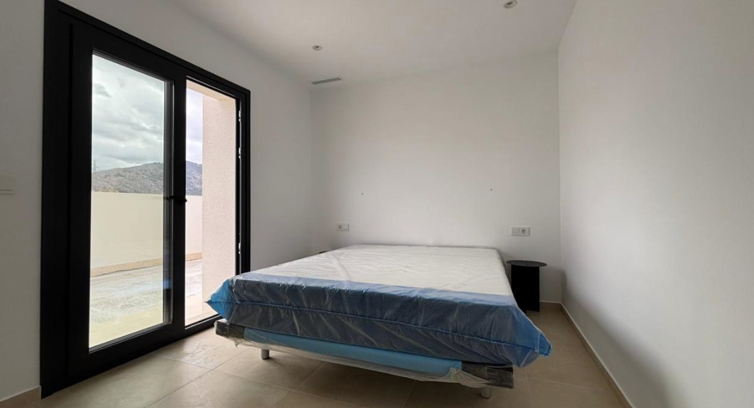 Villa en alquiler a largo plazo en Finestrat, Alicante - 3 dormitorios