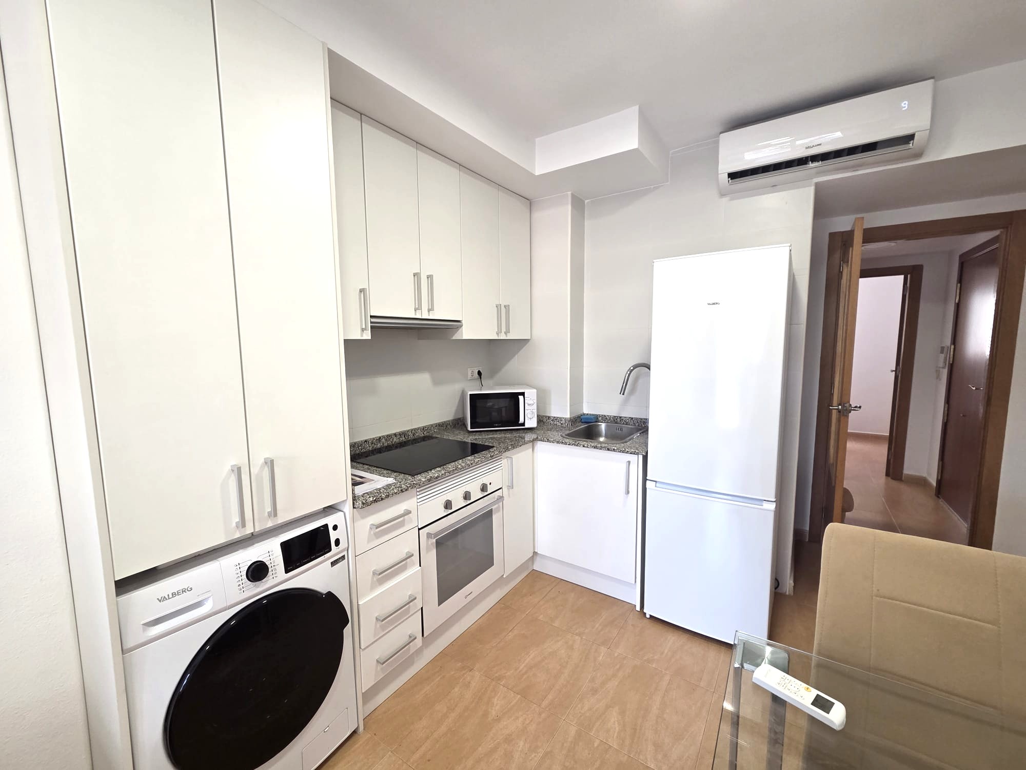 Coqueto apartamento  de 2 dormitorios en San Blas, Alicante .