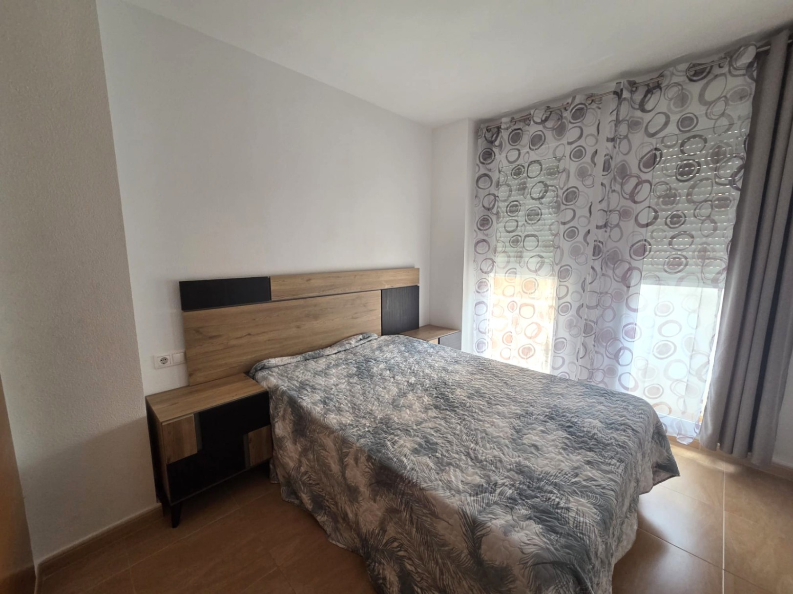 Coqueto apartamento  de 2 dormitorios en San Blas, Alicante .